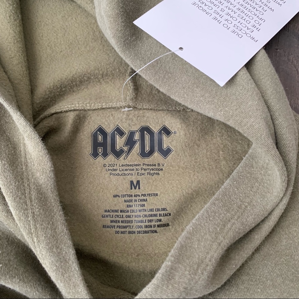 AC/DC NWT Sweater Hoodie 1979 World Tour - Picture 9 of 16